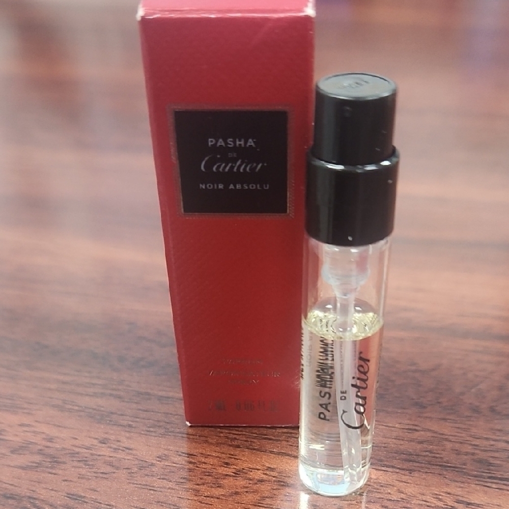 Cartier Pasha de Cartier Noir Absolu Perfume Sample - Black 2ML